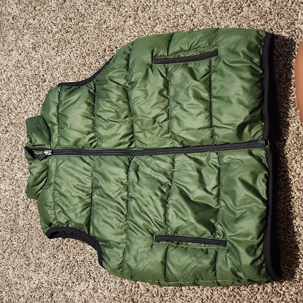 Green puffer jacket size 6/7